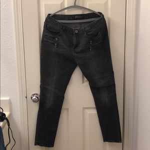 Super cool dark grey jeans!